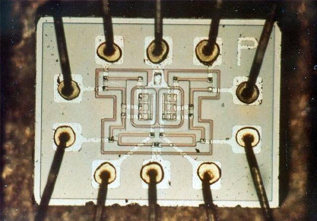 Fairchild planar dual three-input NOR gate from Block II AGC