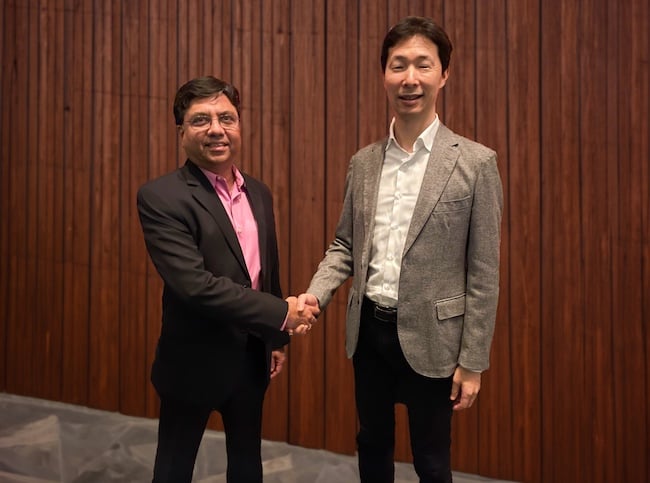 Transphorm CEO Dr. Primit Parikh (left) and Renesas CEO Hidetoshi Shibata